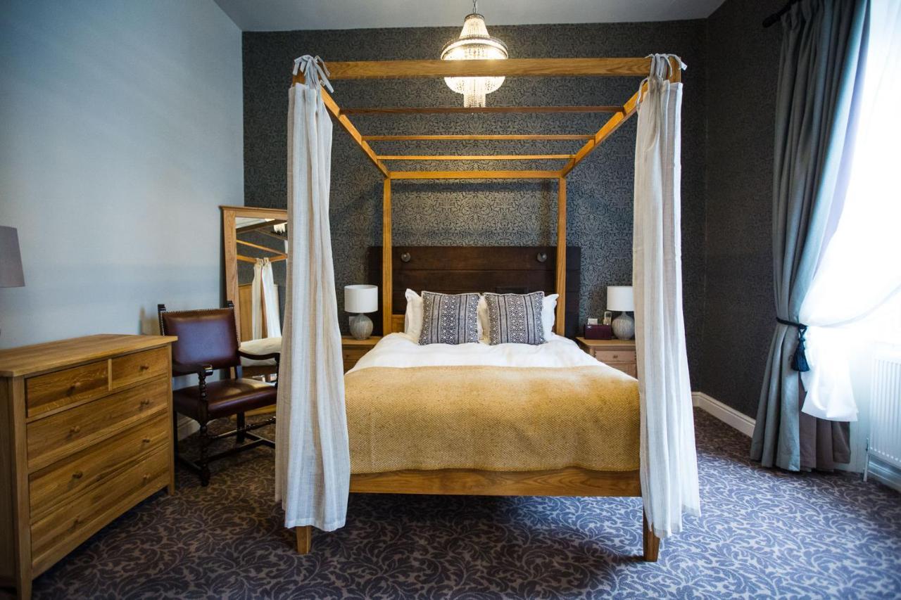 The Blue Boar Hotel Witney Ngoại thất bức ảnh
