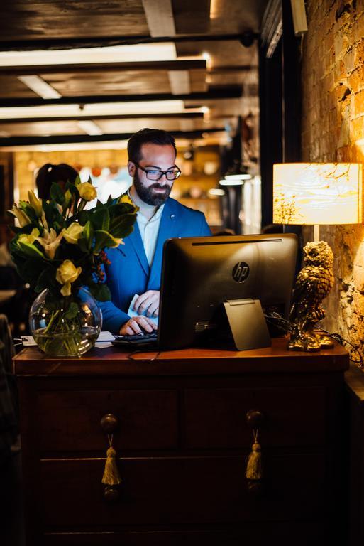The Blue Boar Hotel Witney Ngoại thất bức ảnh