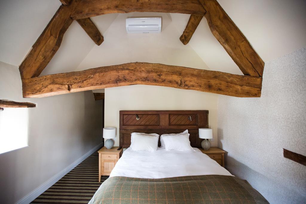 The Blue Boar Hotel Witney Ngoại thất bức ảnh