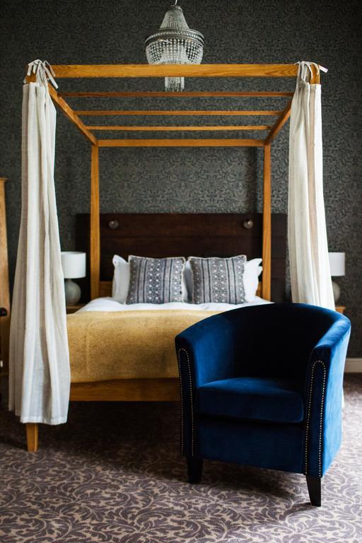 The Blue Boar Hotel Witney Ngoại thất bức ảnh