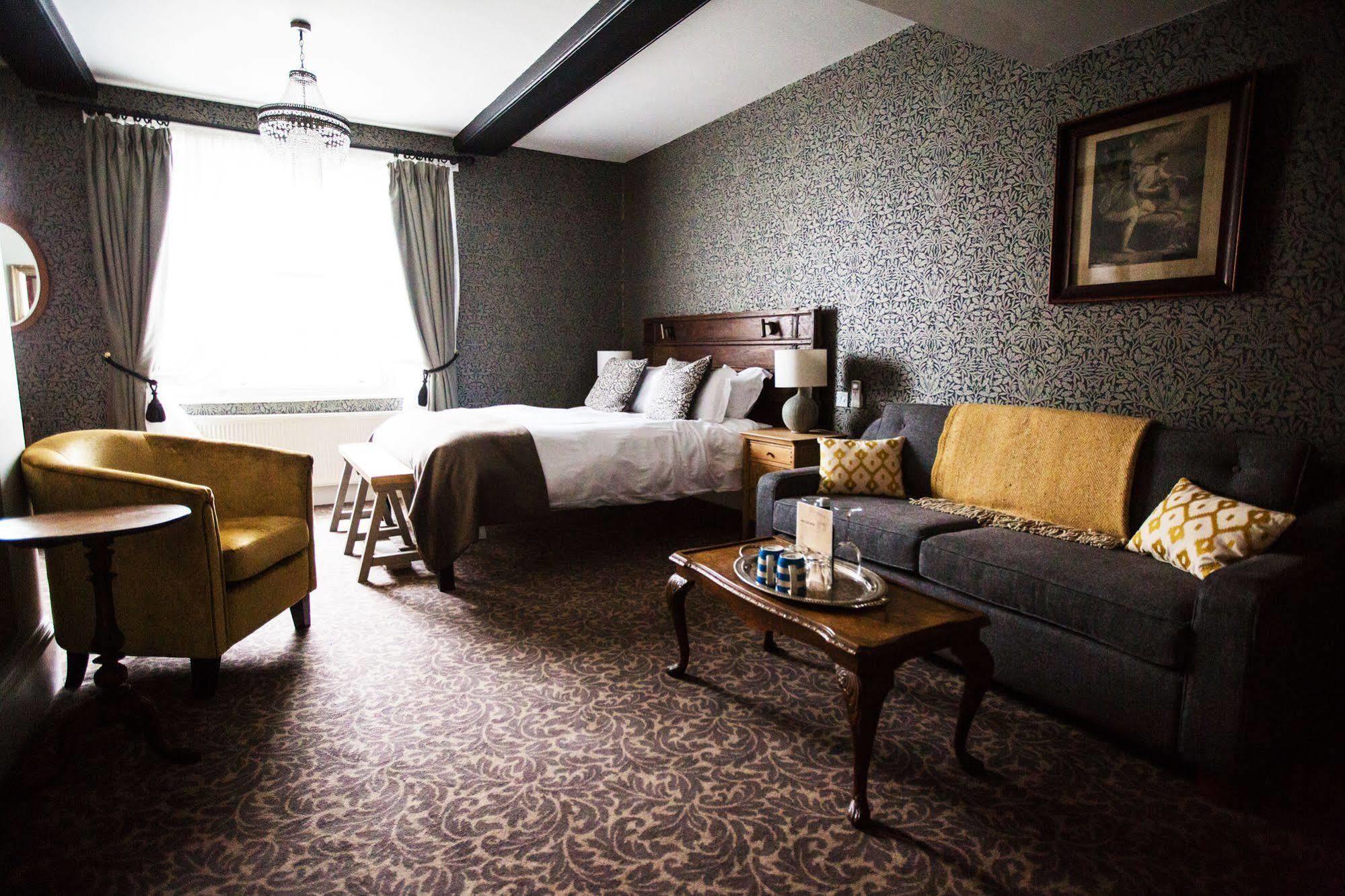 The Blue Boar Hotel Witney Ngoại thất bức ảnh