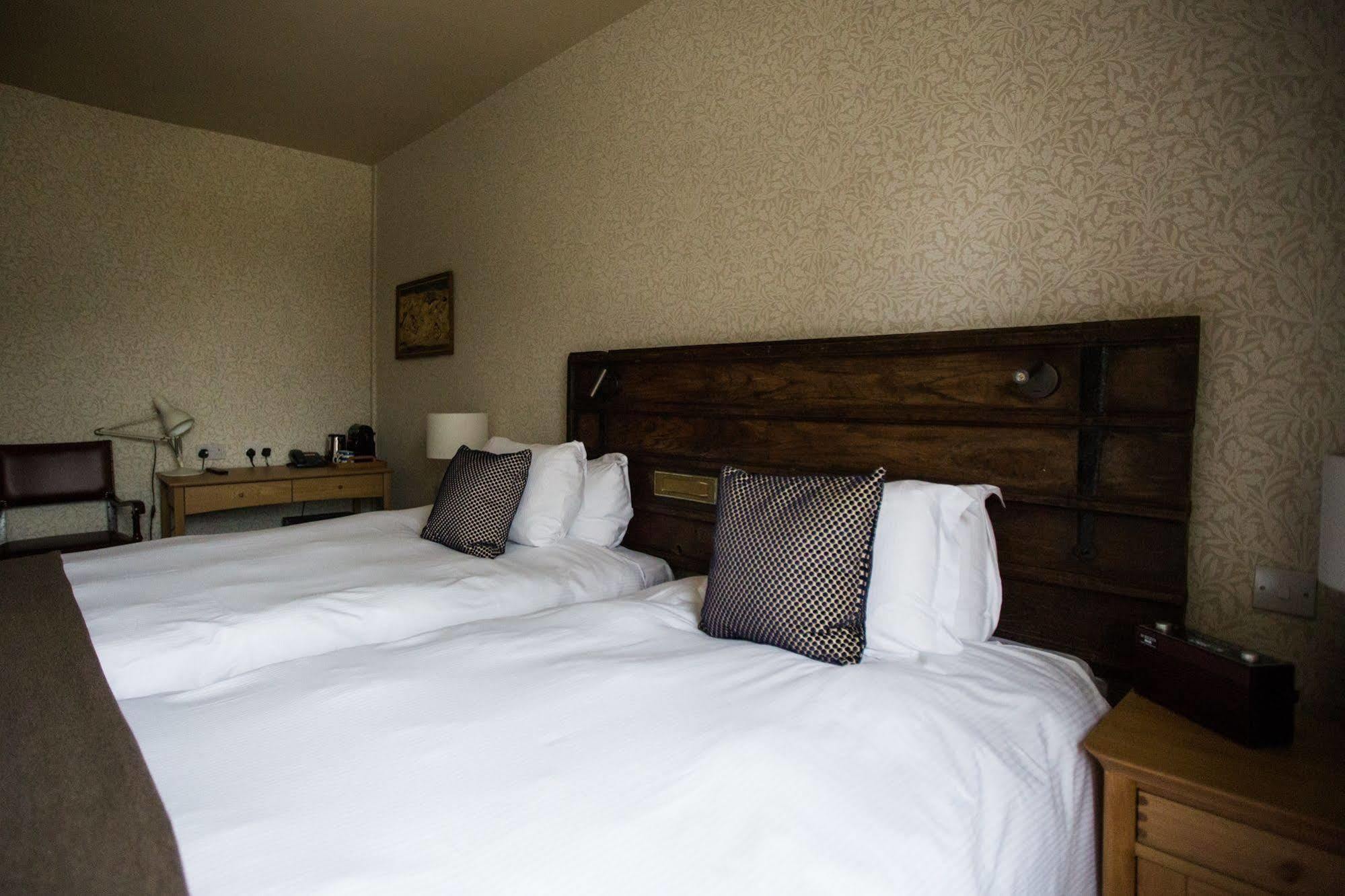 The Blue Boar Hotel Witney Ngoại thất bức ảnh