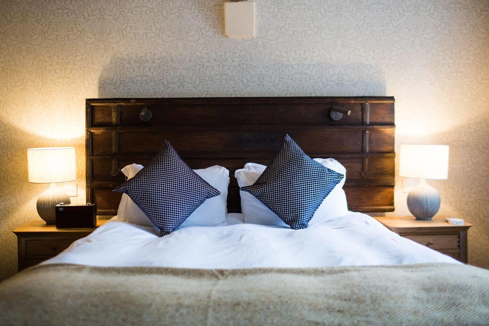 The Blue Boar Hotel Witney Ngoại thất bức ảnh