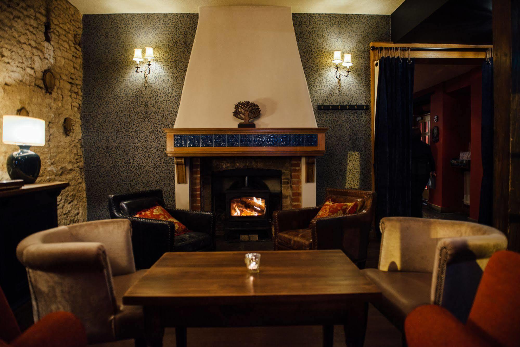 The Blue Boar Hotel Witney Ngoại thất bức ảnh